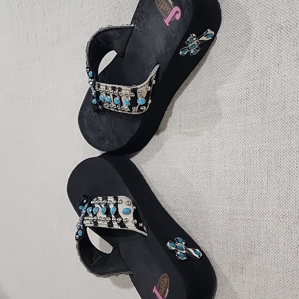 Justin Sandals. NWOT - Picture 2 of 8